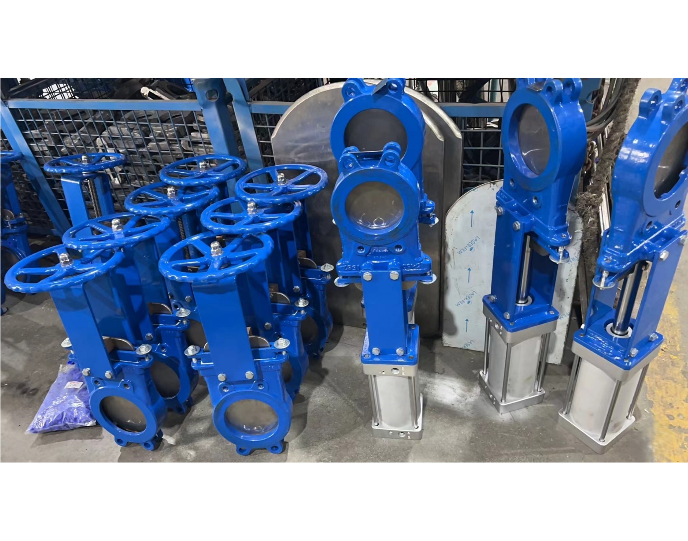 Manual and Pneumatic Knife Gate Valves Manual and Pneumatic Knife Gate Valves