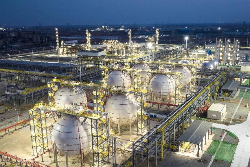 Why Cryogenic Ball Valves Fail in LNG Applications — and How Engineers Prevent Leakage at -196°C